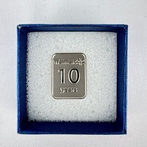 NWT Walmart Official Employee 10 Year Pin